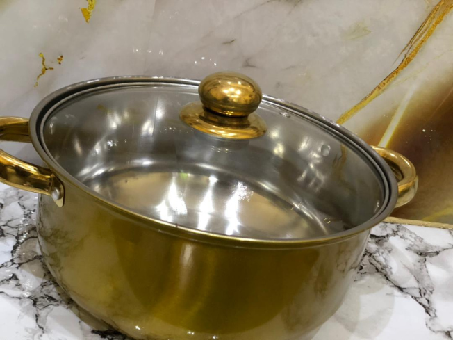 Casseroles inox dorées de 5 Pièces